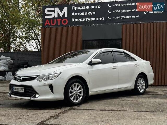 Белый Тойота Камри, объемом двигателя 2.49 л и пробегом 190 тыс. км за 13800 $, фото 2 на Automoto.ua