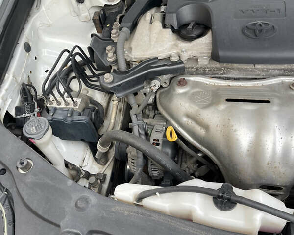 Білий Тойота Камрі, об'ємом двигуна 2.49 л та пробігом 240 тис. км за 15333 $, фото 30 на Automoto.ua