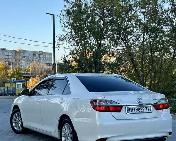 Тойота Камри 2015 в Кропивницком (Кировограде) на Automoto.ua Белый Тойота Камри, объемом двигателя 2.49 л и пробегом 230 тыс. км за 14800 $, фото 5 на Automoto.ua
