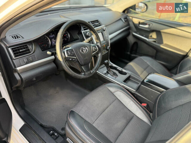 Белый Тойота Камри, объемом двигателя 2.49 л и пробегом 192 тыс. км за 13400 $, фото 22 на Automoto.ua