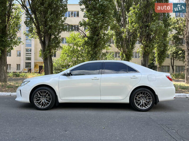 Белый Тойота Камри, объемом двигателя 2.49 л и пробегом 114 тыс. км за 17900 $, фото 14 на Automoto.ua