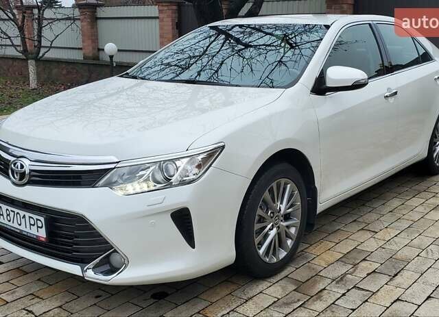 Белый Тойота Камри, объемом двигателя 2.5 л и пробегом 283 тыс. км за 15800 $, фото 9 на Automoto.ua