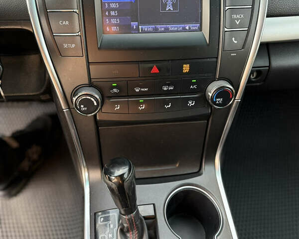 Белый Тойота Камри, объемом двигателя 2.49 л и пробегом 192 тыс. км за 13400 $, фото 26 на Automoto.ua