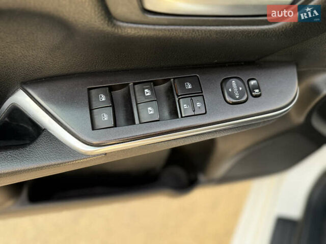 Белый Тойота Камри, объемом двигателя 2.49 л и пробегом 192 тыс. км за 13400 $, фото 23 на Automoto.ua