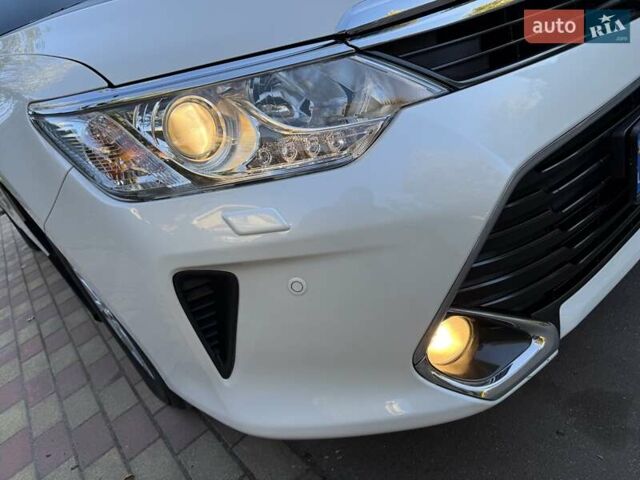 Белый Тойота Камри, объемом двигателя 2.49 л и пробегом 87 тыс. км за 18700 $, фото 106 на Automoto.ua