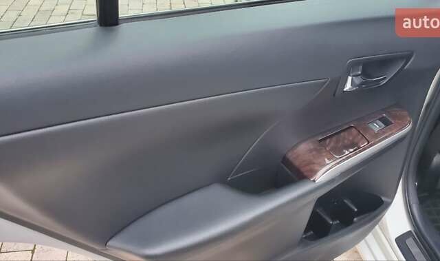 Белый Тойота Камри, объемом двигателя 2.5 л и пробегом 283 тыс. км за 15800 $, фото 14 на Automoto.ua