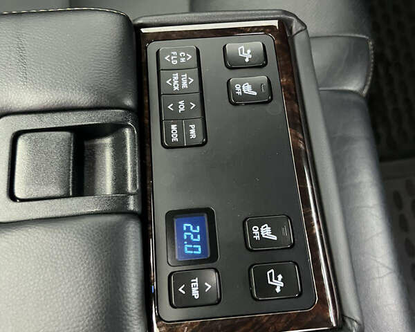 Белый Тойота Камри, объемом двигателя 0 л и пробегом 120 тыс. км за 18750 $, фото 6 на Automoto.ua