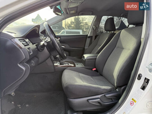 Білий Тойота Камрі, об'ємом двигуна 2.49 л та пробігом 185 тис. км за 14500 $, фото 11 на Automoto.ua