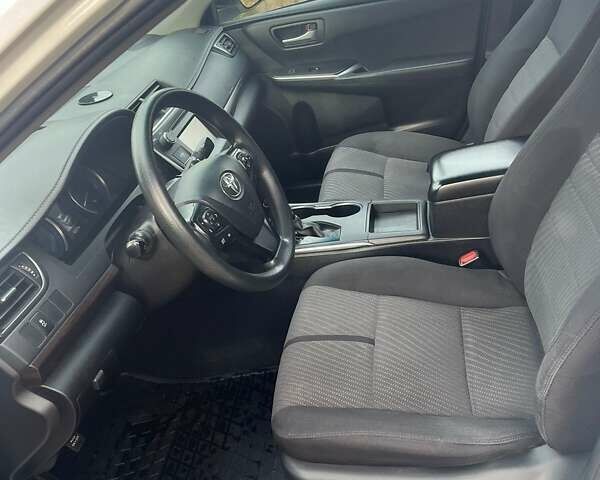 Белый Тойота Камри, объемом двигателя 2.5 л и пробегом 204 тыс. км за 13000 $, фото 9 на Automoto.ua