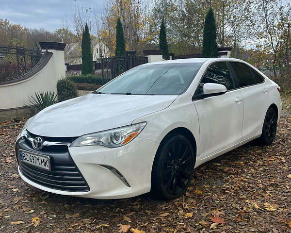 Белый Тойота Камри, объемом двигателя 2.5 л и пробегом 204 тыс. км за 13000 $, фото 5 на Automoto.ua