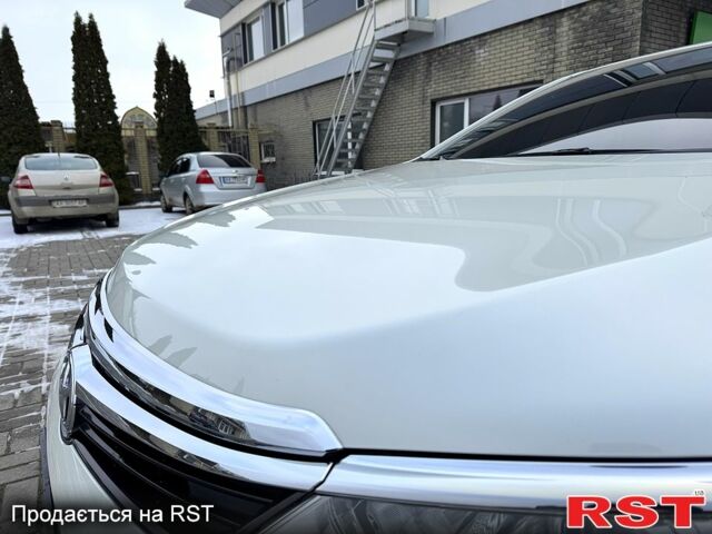 Білий Тойота Камрі, об'ємом двигуна 2.5 л та пробігом 55 тис. км за 21999 $, фото 8 на Automoto.ua