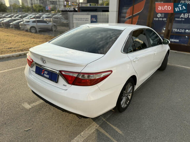 Белый Тойота Камри, объемом двигателя 2.49 л и пробегом 192 тыс. км за 13400 $, фото 12 на Automoto.ua