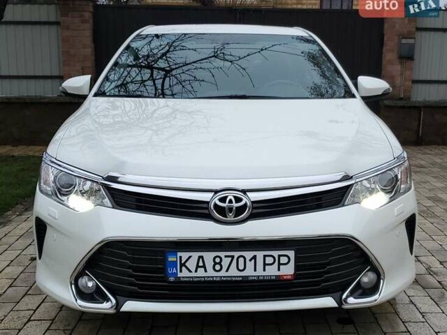 Белый Тойота Камри, объемом двигателя 2.5 л и пробегом 283 тыс. км за 15800 $, фото 8 на Automoto.ua