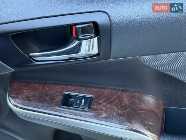 Белый Тойота Камри, объемом двигателя 2.49 л и пробегом 87 тыс. км за 18700 $, фото 75 на Automoto.ua