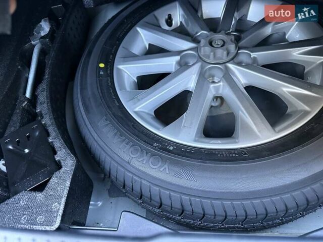 Белый Тойота Камри, объемом двигателя 2.49 л и пробегом 87 тыс. км за 18700 $, фото 89 на Automoto.ua