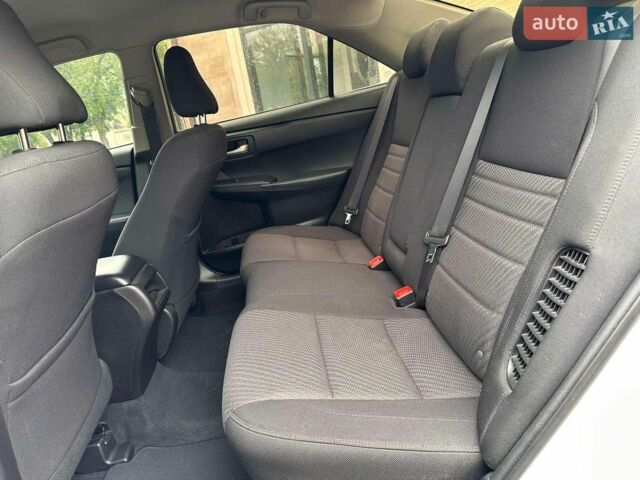 Белый Тойота Камри, объемом двигателя 2.5 л и пробегом 124 тыс. км за 16700 $, фото 16 на Automoto.ua