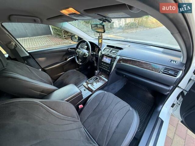 Белый Тойота Камри, объемом двигателя 2.49 л и пробегом 87 тыс. км за 18700 $, фото 43 на Automoto.ua