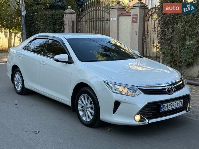 Белый Тойота Камри, объемом двигателя 2.49 л и пробегом 87 тыс. км за 18700 $, фото 3 на Automoto.ua