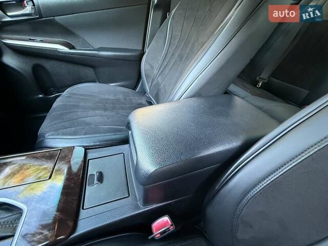 Белый Тойота Камри, объемом двигателя 2.49 л и пробегом 87 тыс. км за 18700 $, фото 68 на Automoto.ua
