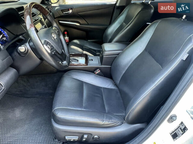 Белый Тойота Камри, объемом двигателя 2.49 л и пробегом 114 тыс. км за 17900 $, фото 17 на Automoto.ua