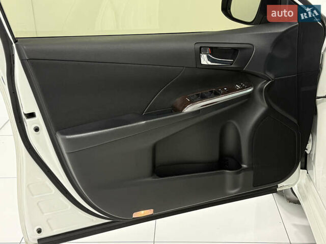 Білий Тойота Камрі, об'ємом двигуна 2.49 л та пробігом 171 тис. км за 15900 $, фото 15 на Automoto.ua