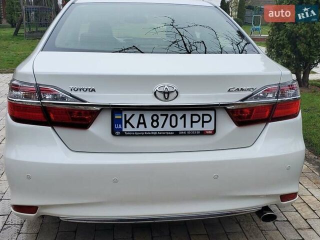 Белый Тойота Камри, объемом двигателя 2.5 л и пробегом 283 тыс. км за 15800 $, фото 4 на Automoto.ua