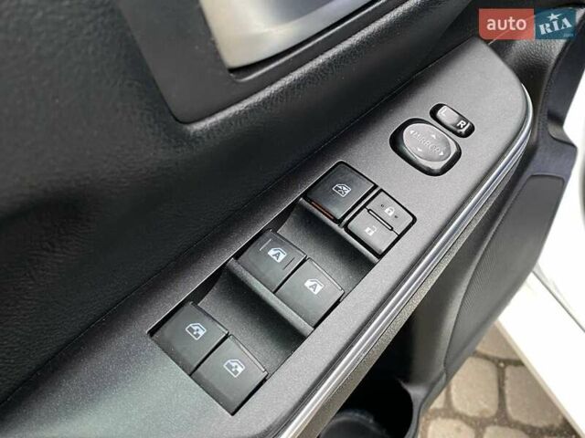 Білий Тойота Камрі, об'ємом двигуна 2.49 л та пробігом 165 тис. км за 13700 $, фото 11 на Automoto.ua