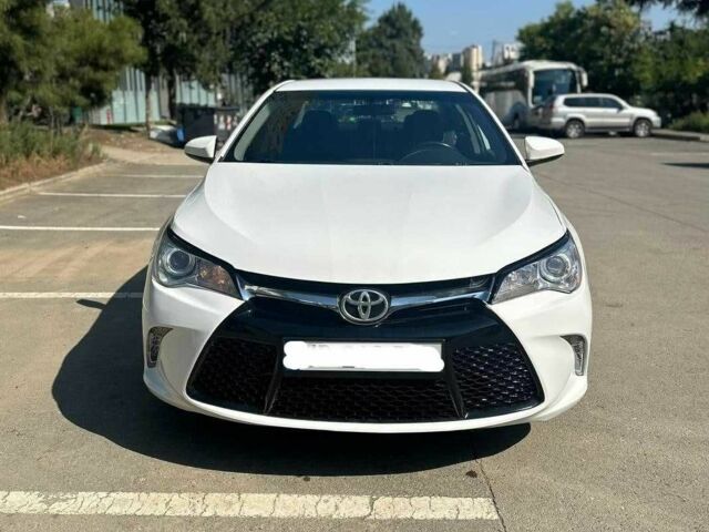 Білий Тойота Камрі, об'ємом двигуна 0 л та пробігом 153 тис. км за 9000 $, фото 1 на Automoto.ua