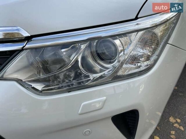 Білий Тойота Камрі, об'ємом двигуна 2.5 л та пробігом 198 тис. км за 15500 $, фото 13 на Automoto.ua