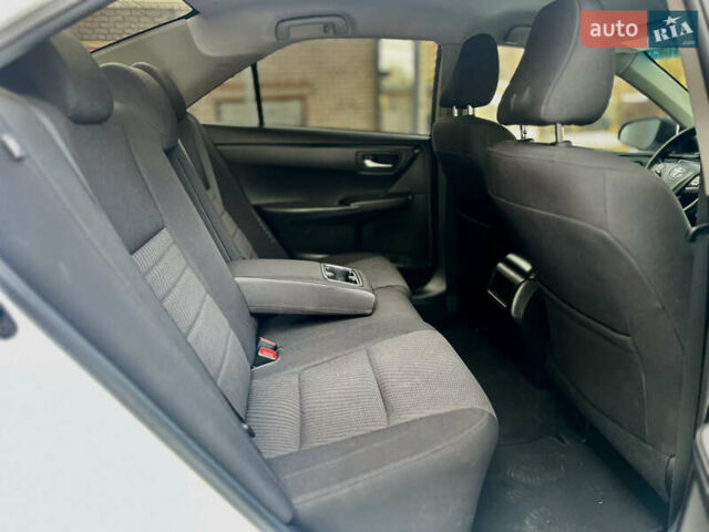 Белый Тойота Камри, объемом двигателя 2.49 л и пробегом 124 тыс. км за 16899 $, фото 7 на Automoto.ua