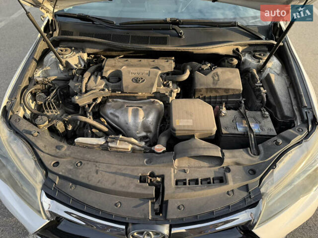 Белый Тойота Камри, объемом двигателя 2.49 л и пробегом 192 тыс. км за 13400 $, фото 14 на Automoto.ua