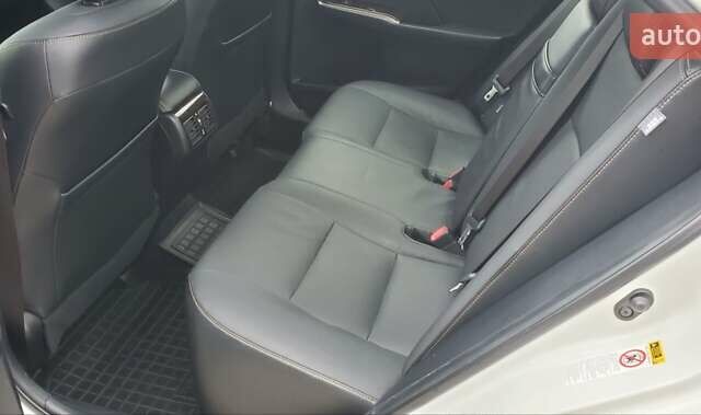 Белый Тойота Камри, объемом двигателя 2.5 л и пробегом 283 тыс. км за 15800 $, фото 13 на Automoto.ua