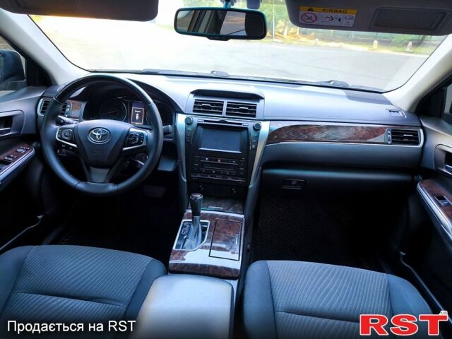Белый Тойота Камри, объемом двигателя 2.5 л и пробегом 190 тыс. км за 15999 $, фото 2 на Automoto.ua
