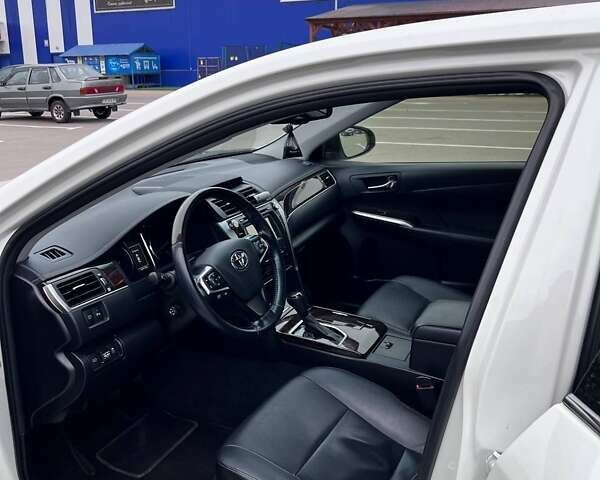 Белый Тойота Камри, объемом двигателя 2.5 л и пробегом 130 тыс. км за 20700 $, фото 11 на Automoto.ua