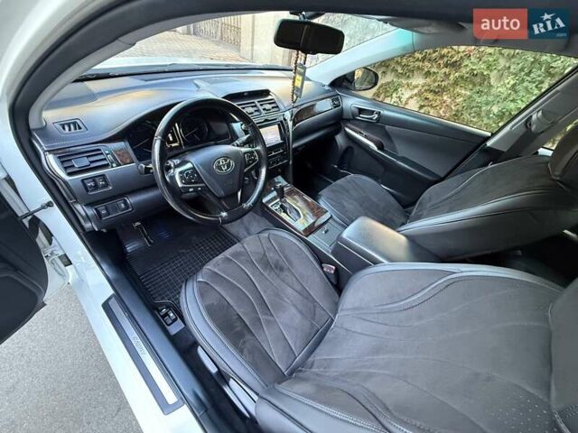 Белый Тойота Камри, объемом двигателя 2.49 л и пробегом 87 тыс. км за 18700 $, фото 38 на Automoto.ua