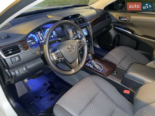 Белый Тойота Камри, объемом двигателя 2.49 л и пробегом 4 тыс. км за 23500 $, фото 11 на Automoto.ua