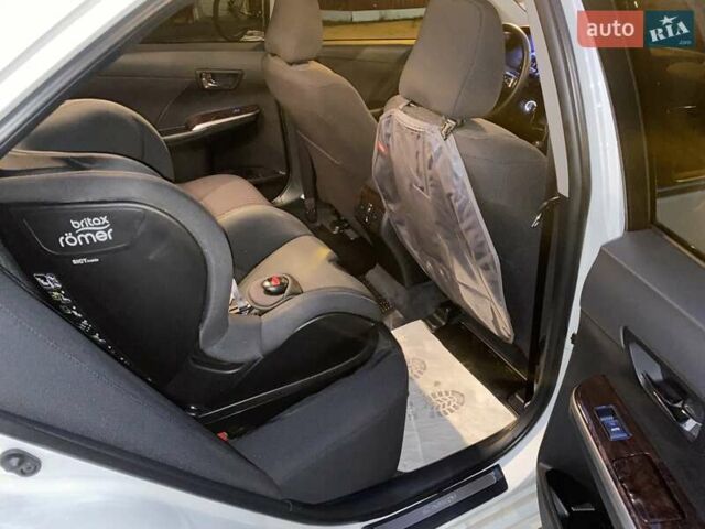 Белый Тойота Камри, объемом двигателя 2.49 л и пробегом 4 тыс. км за 23500 $, фото 9 на Automoto.ua