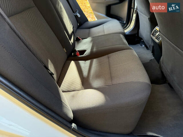 Тойота Камри 2016 в Харькове на Automoto.ua Белый Тойота Камри, объемом двигателя 2.49 л и пробегом 190 тыс. км за 16999 $, фото 26 на Automoto.ua