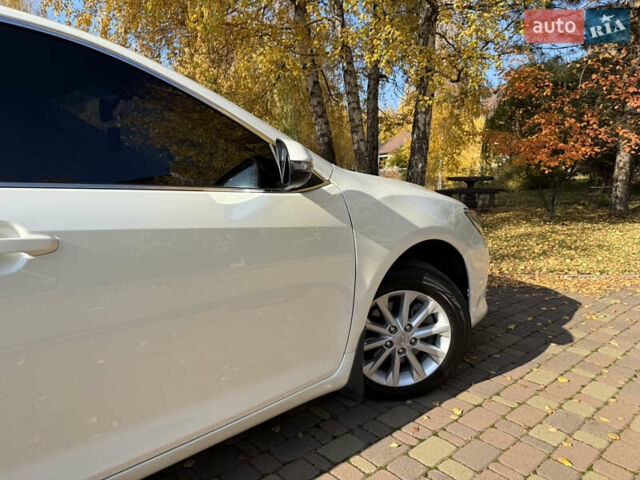 Тойота Камри 2016 в Харькове на Automoto.ua Белый Тойота Камри, объемом двигателя 2.49 л и пробегом 190 тыс. км за 16999 $, фото 32 на Automoto.ua