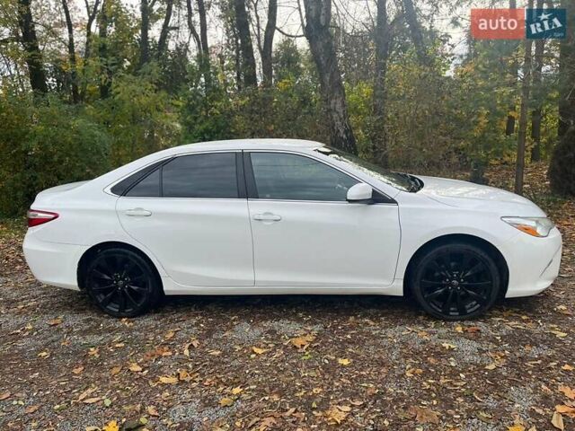 Белый Тойота Камри, объемом двигателя 2.5 л и пробегом 204 тыс. км за 13000 $, фото 4 на Automoto.ua