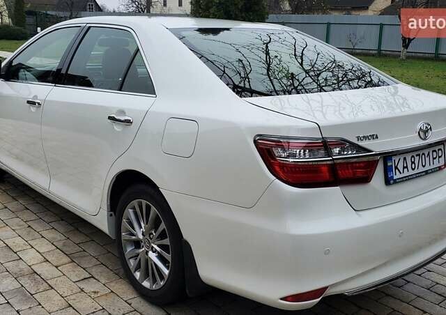 Белый Тойота Камри, объемом двигателя 2.5 л и пробегом 283 тыс. км за 15800 $, фото 3 на Automoto.ua