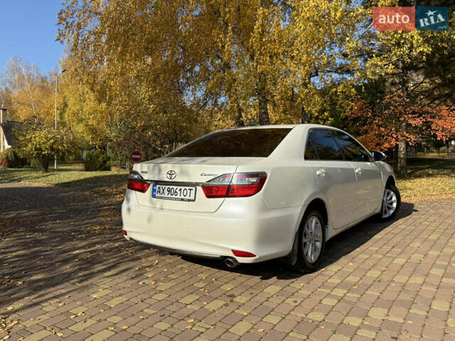 Тойота Камри 2016 в Харькове на Automoto.ua Белый Тойота Камри, объемом двигателя 2.49 л и пробегом 190 тыс. км за 16999 $, фото 35 на Automoto.ua