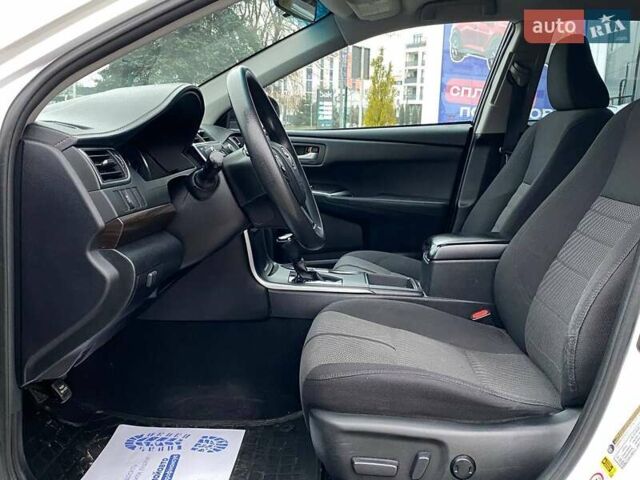 Білий Тойота Камрі, об'ємом двигуна 2.49 л та пробігом 165 тис. км за 13700 $, фото 10 на Automoto.ua