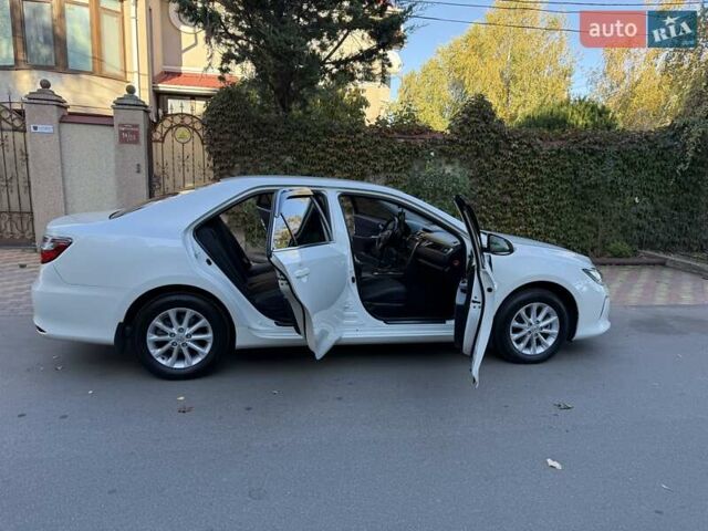 Белый Тойота Камри, объемом двигателя 2.49 л и пробегом 87 тыс. км за 18700 $, фото 31 на Automoto.ua