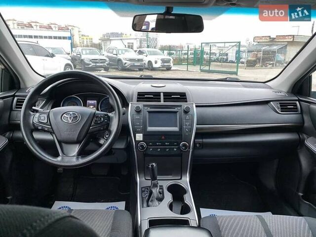 Білий Тойота Камрі, об'ємом двигуна 2.49 л та пробігом 165 тис. км за 13700 $, фото 17 на Automoto.ua