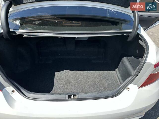 Білий Тойота Камрі, об'ємом двигуна 2.5 л та пробігом 122 тис. км за 17200 $, фото 15 на Automoto.ua