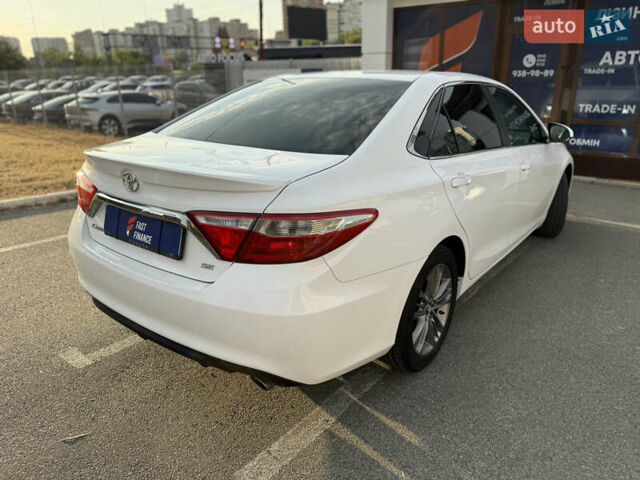 Белый Тойота Камри, объемом двигателя 2.49 л и пробегом 192 тыс. км за 13400 $, фото 11 на Automoto.ua