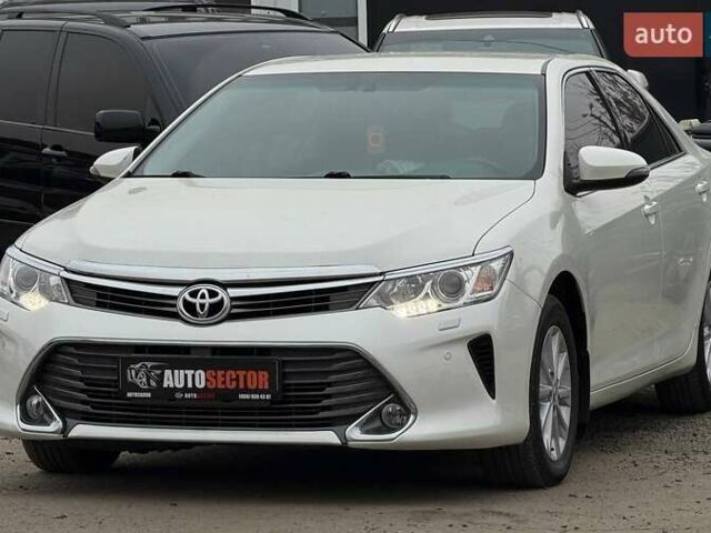 Белый Тойота Камри, объемом двигателя 2.49 л и пробегом 197 тыс. км за 16900 $, фото 3 на Automoto.ua