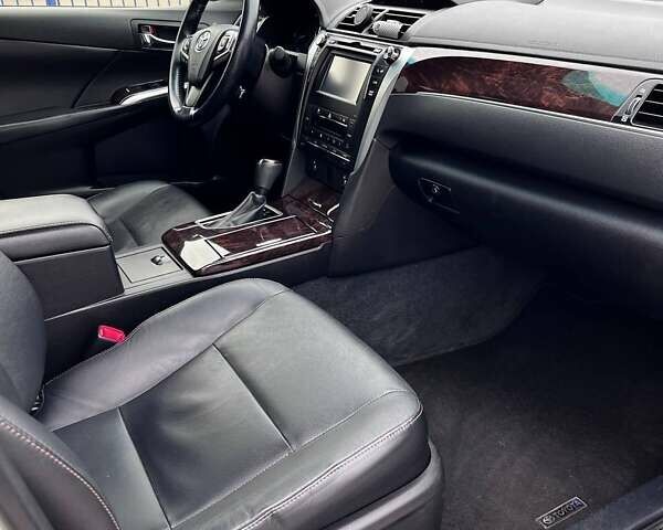 Белый Тойота Камри, объемом двигателя 2.5 л и пробегом 130 тыс. км за 20700 $, фото 6 на Automoto.ua