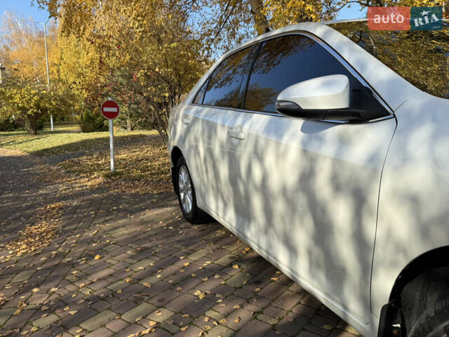 Тойота Камри 2016 в Харькове на Automoto.ua Белый Тойота Камри, объемом двигателя 2.49 л и пробегом 190 тыс. км за 16999 $, фото 42 на Automoto.ua